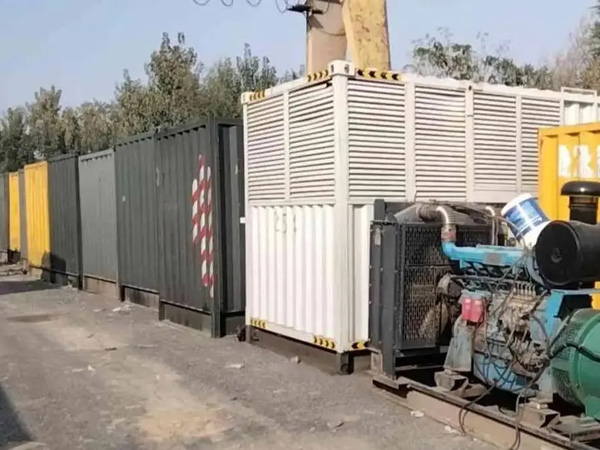 巴里坤200KW柴油发电机机组每小时油耗是多少？