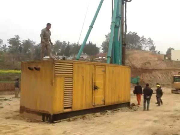 巴里坤如何判断水冷式机油散热器密封件是否需要更换？